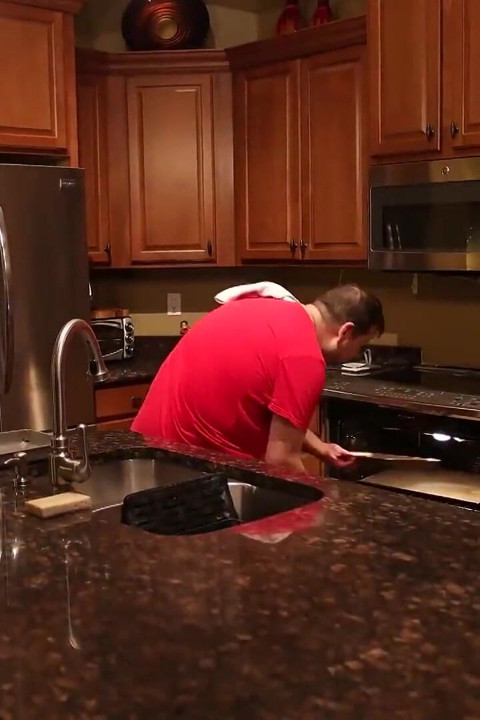 Getting in a Quick Fuck While Stepdad's Away