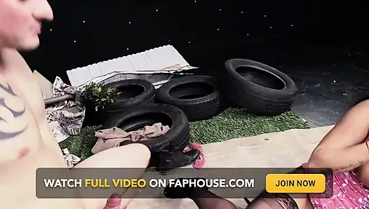 Begger için büyük memeli memeyle muamele