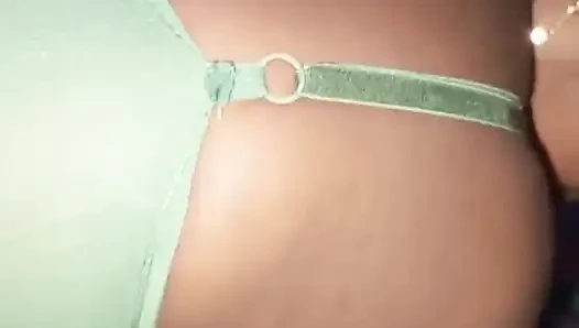Yeni gelin olarak üvey annemi seviştirdim ve onu sıçrattırdım