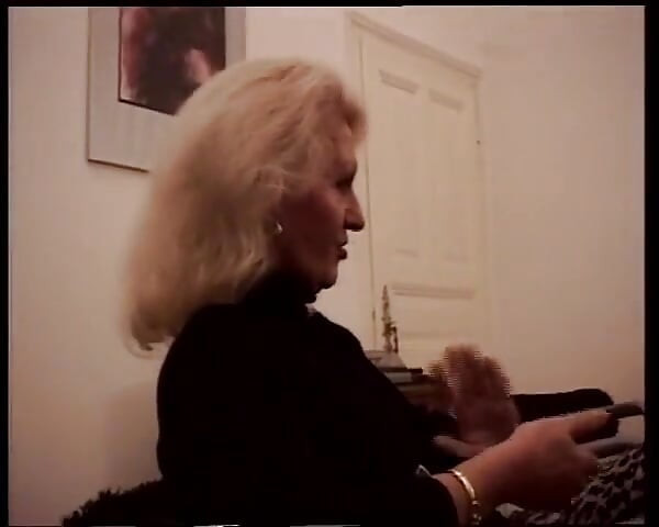 This Is German Lady Who Likes to Use Big Toys and Knows How to Cum