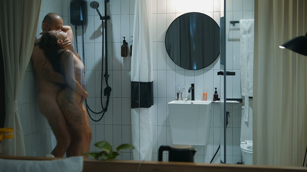 Sex Zu Hause Unter Der Dusche. Echtes Paar Macht Liebe