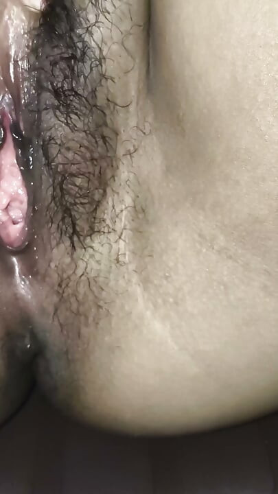 HOTTYLOVELY ki moti gand or chikni chut