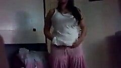 Langka: video lengkap salwar suit bhabhi merah muda dengan audio hindi