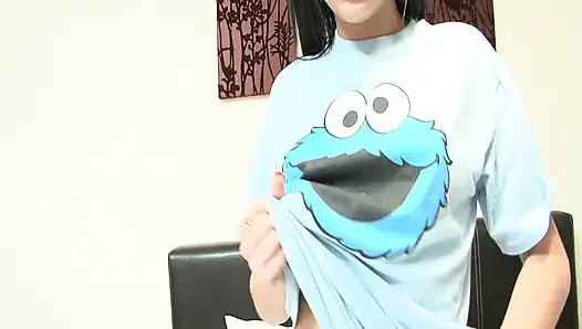 hete tiener masturbeert in de hotelkamer