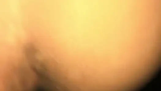 Kız arkadaşımı ilk kez sulu bir şekilde sikişiyor ve sert domaltarak sikişiyor