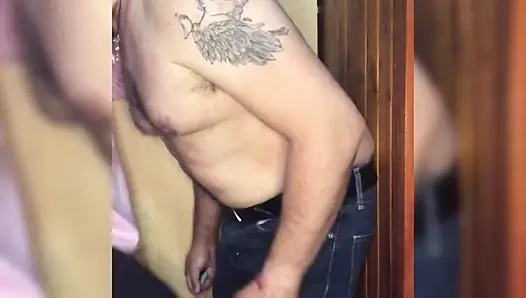 Mois удар живота