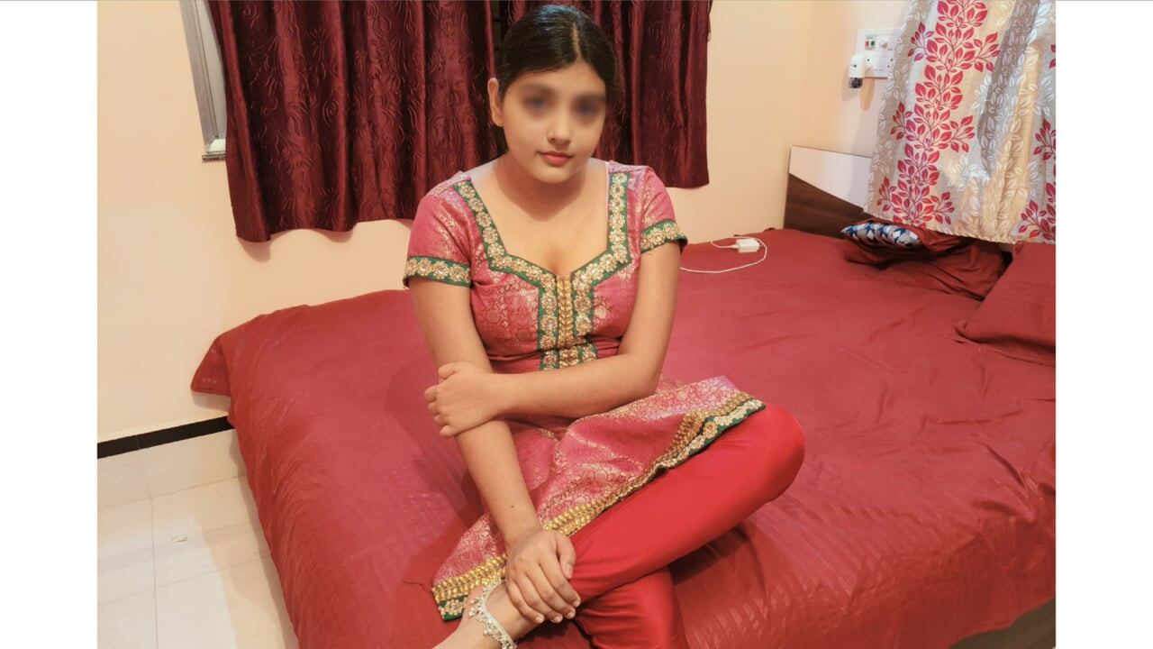 ヒンディー・デシ 美しいインド人女性 18+できつい膣セックス、美しい義理の妹が捕まり、きつい膣でセックス