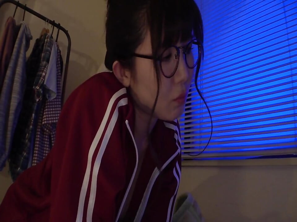 Late Night Blowjob Lessons From an Inexperienced Stepsister