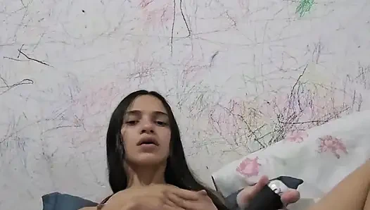 Brasileira Usa Vibrador Na Buceta