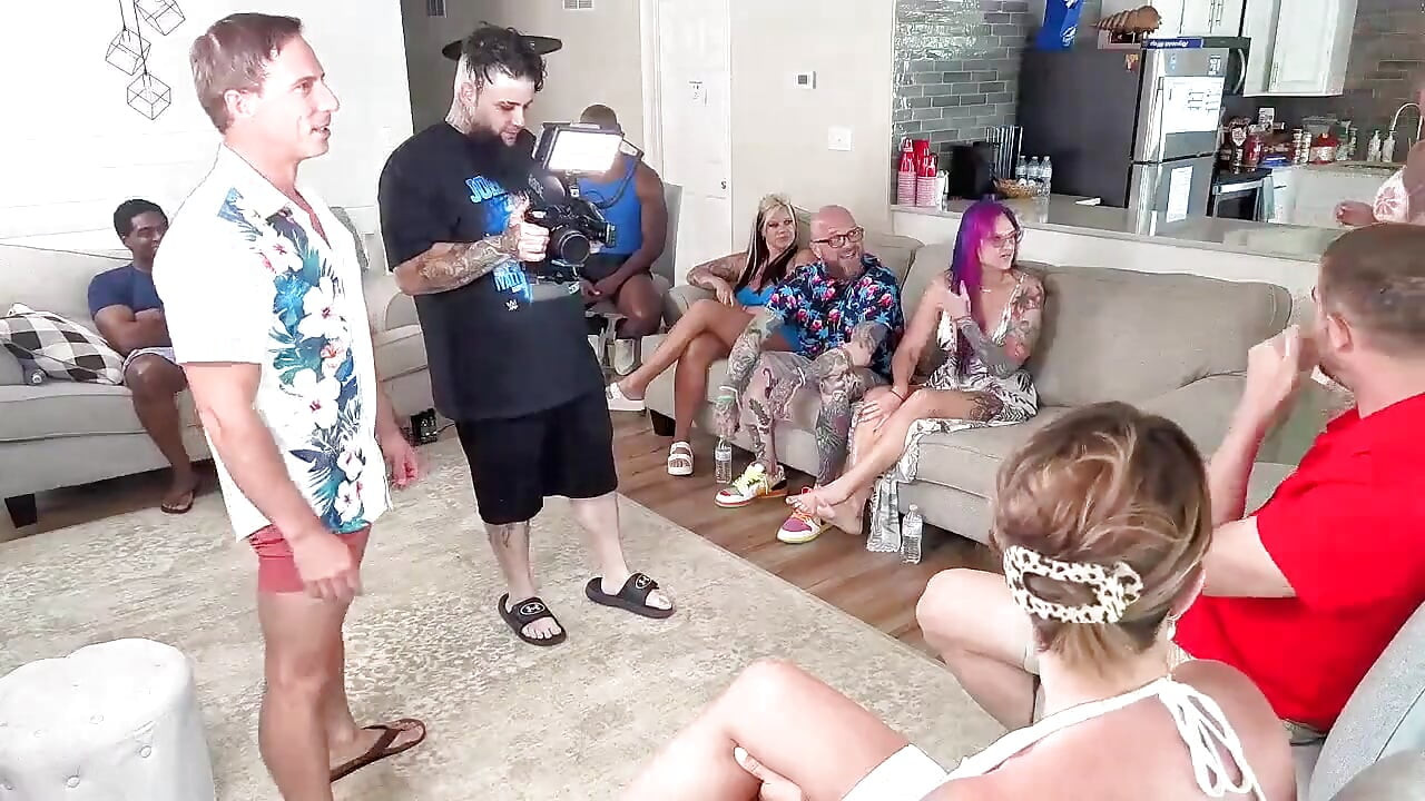 Couples Who Cum Together, Stay Together a Live Orgy Show