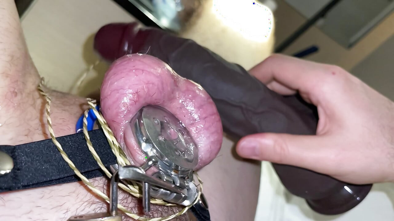 Flat Metal Cage Ball Plapping and Ballbusting