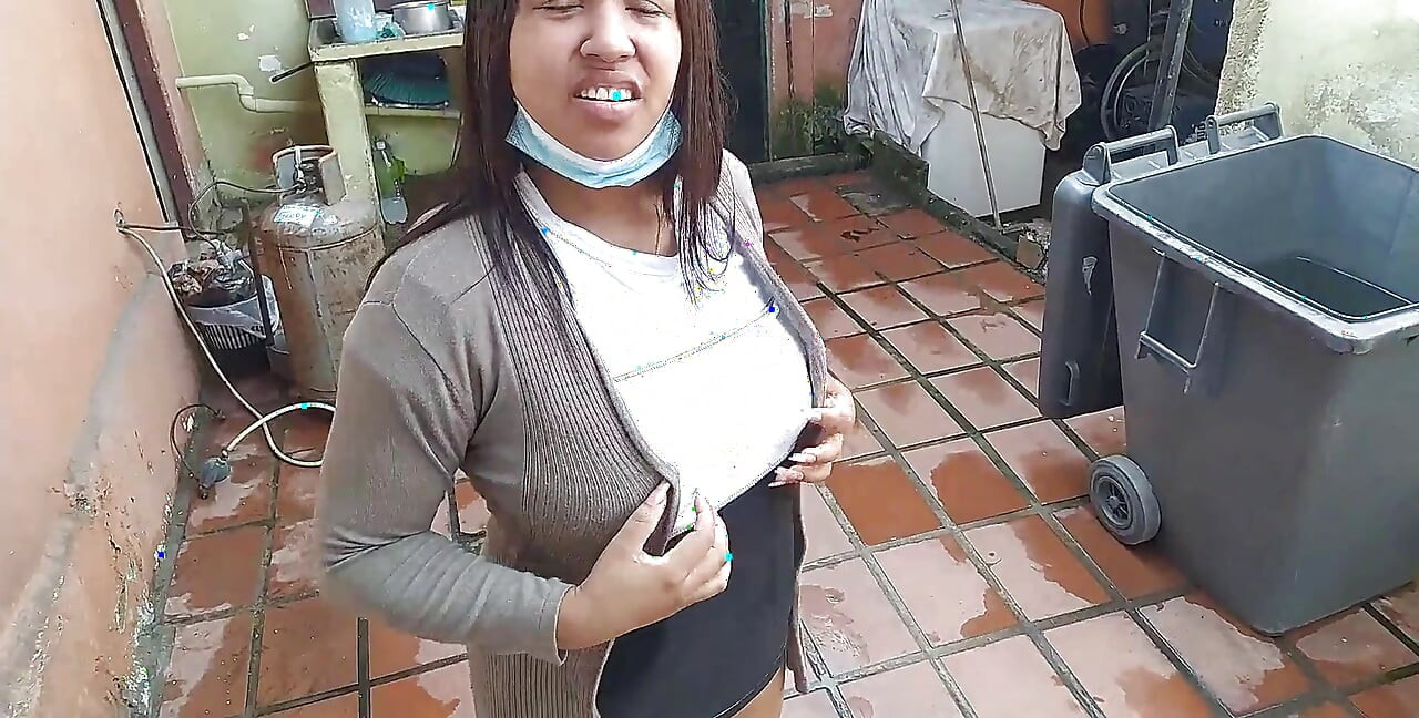 La salope de ma demi-sœur colombienne me voulait depuis longtemps, quand ma femme a quitté, elle m’a appelé pour baiser sa chatte sexy