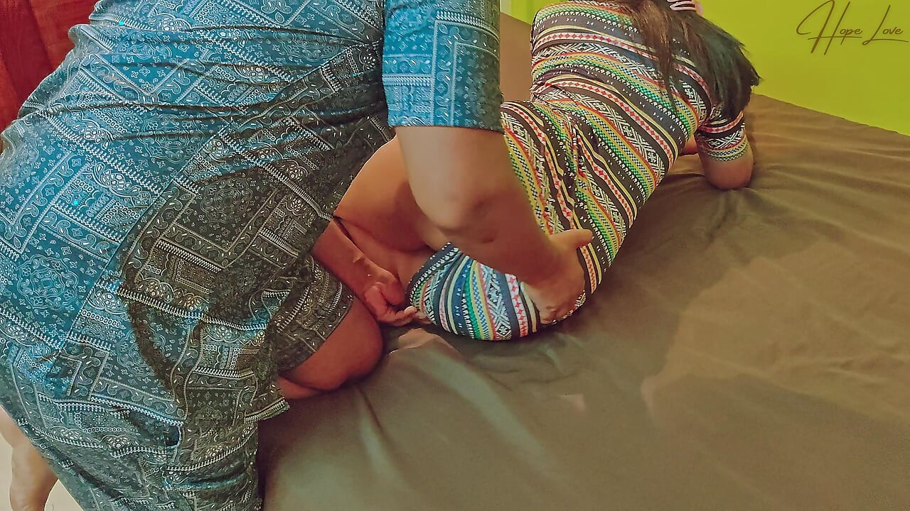 Hot Teen 18+ Fucks and Gets Accidental Creampie