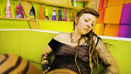 Alternatif dreadhead solo oyuncak koleksiyonuyla derine iniyor