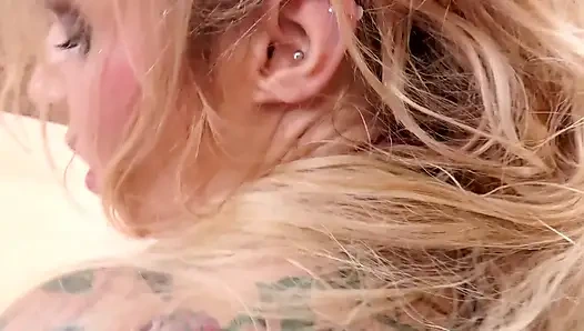 Göğüslere Boşalma Randevusu - Azgın Alman Hatun Sakso Ve Elle Muameleden Sonra Domalarak Sikiliyor