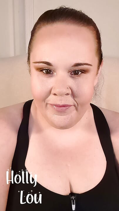 Frun skickar dina Sissy-längtan till Mistress Holly för riktig Sissy-träning