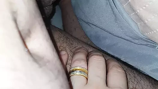 继母会不???抚摸继子的鸡巴
