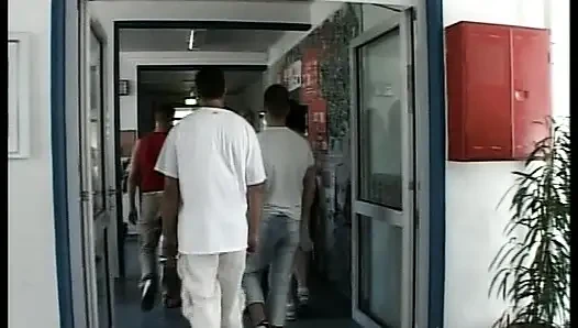 Büyük memeli Alman öğretmen dersten sonra döl yiyor