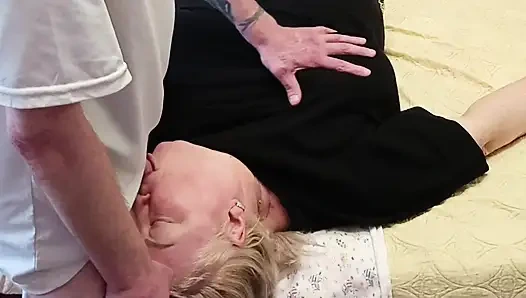 Дрочу мой хуй, чтобы кончить на мою соседку