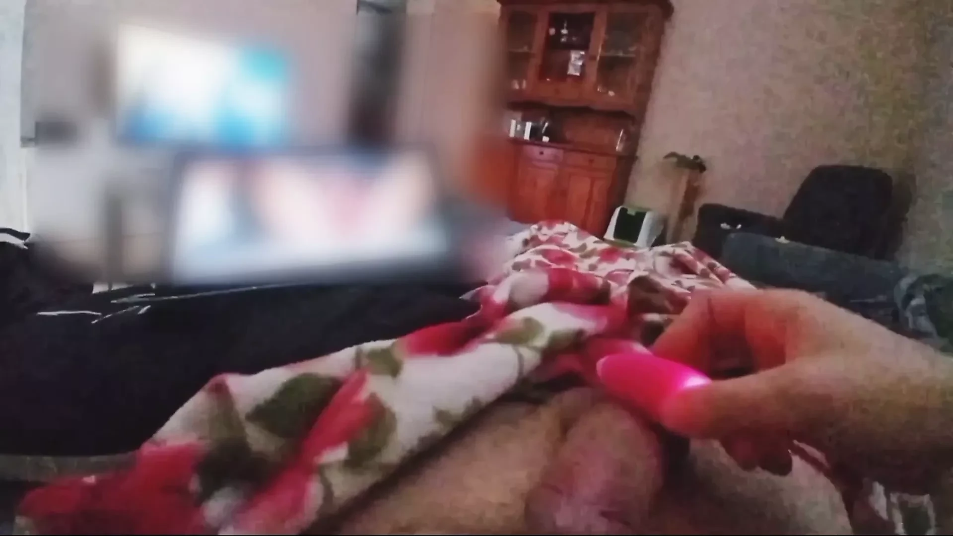 Usando il vibratore di mia moglie