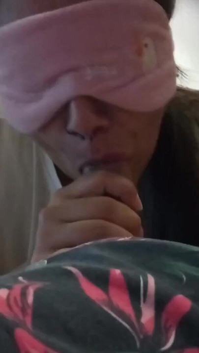Young girl likes to suck a big dick until he cums | Clip 1
