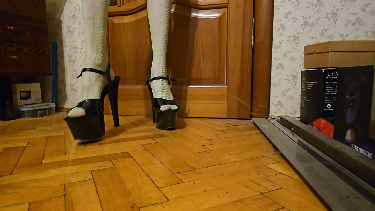 Skiny sissy in high heels masturbation and cumming homemade amateur