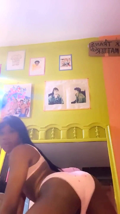 รักกูหรือยัง? Idk y'all แค่ดูฉันใส่กางเกงในและเขย่าตัวฉัน ตอนนี้กูกําลังถ่ายวิดีโอ commision DMs.