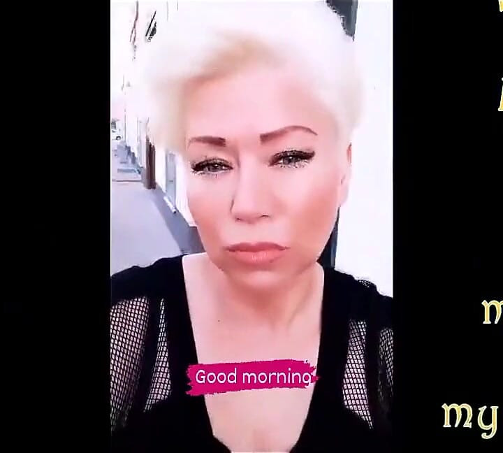Beautiful Mature Bitch and Her Pussy Close-up! Hot Lap Dance in the Finale and Cool Hip Wagging! This Whore Will Give Odds to Ma