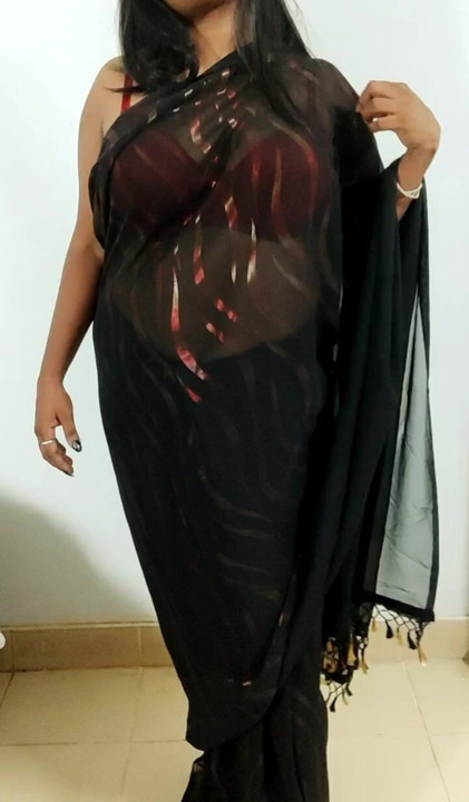 Hintli kadın Saree'de azdırıyor
