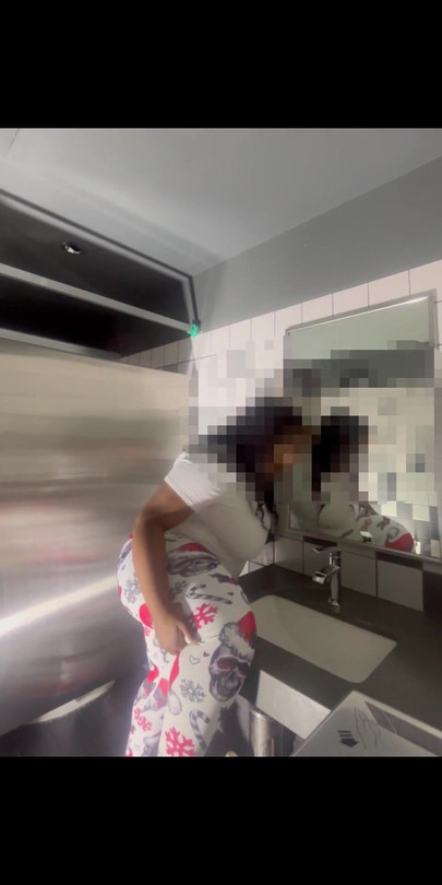 คุณจะทําอย่างไรถ้าคุณเจอฉันใต้ต้นคริสต์มาสของคุณ! | คลิป 2