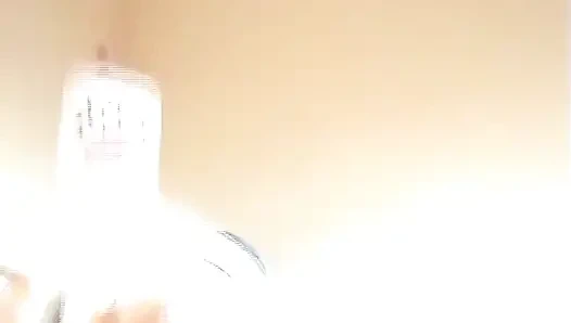 Bacaklı ve naylon çoraplarımla oynuyorum