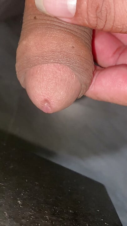 I have a horny cock , and I'm in the tolets to cum, I'm cumming my cock and I've been fucking it until I cum
