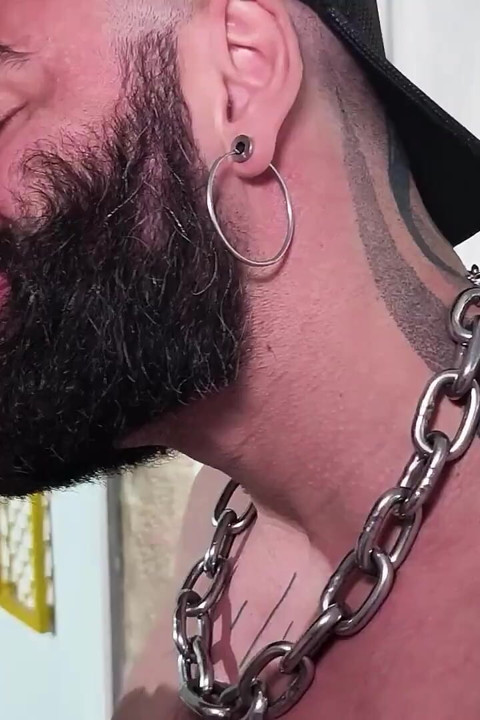Bound for Papi. Bearded Master Uses Chris Hunter