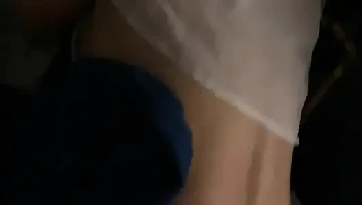 Güzel bir tesettürlü kızın amında sikişiyor
