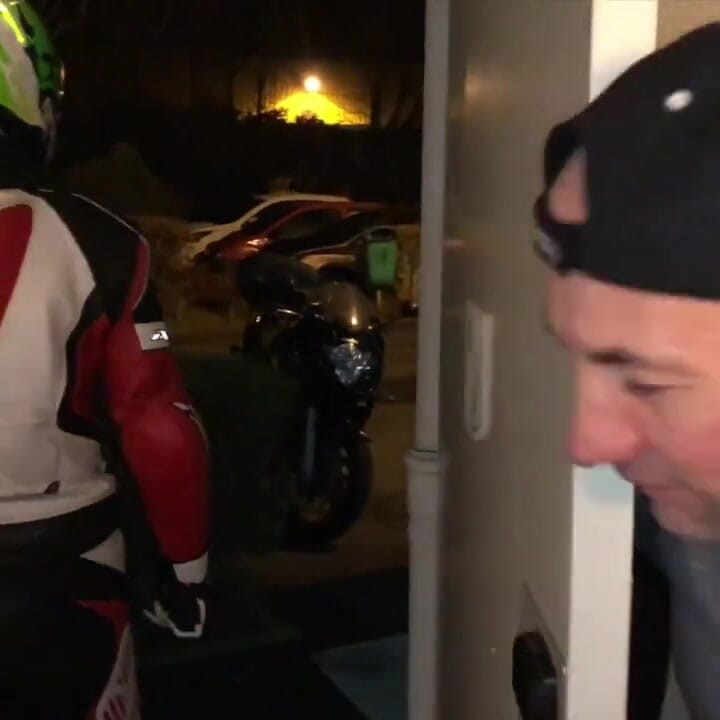 ホテルでフェチ衣装バイカーと屈辱