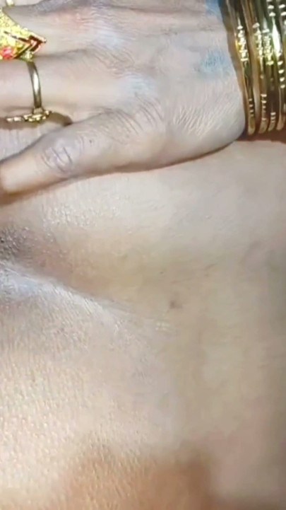 Indian hot wife sex with boyfriend in the morning.makan malik ne apne bahu ke sath chupke se hard sex kiya.pati ne patni | Clip 1