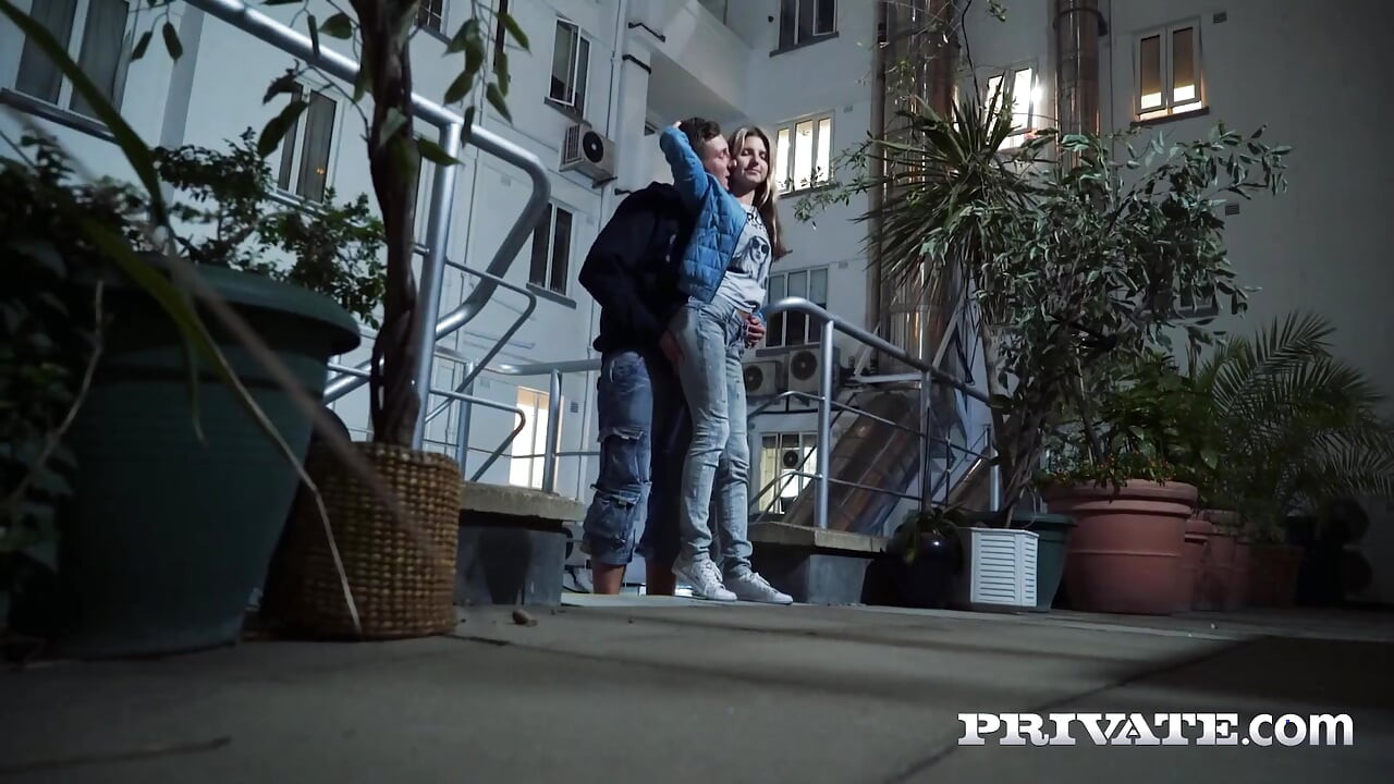 Teen gina Gerson in einem harten analfick