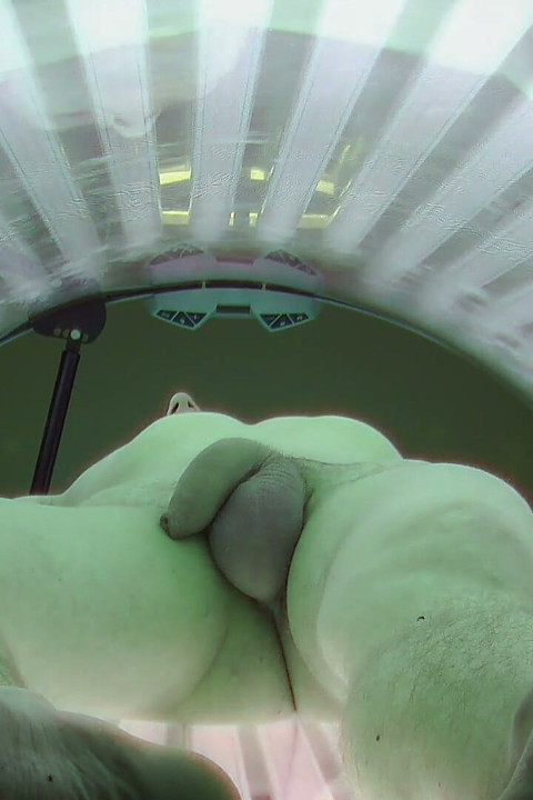 Czech Gay Solarium 34 Slim Hunk’s Solo Tanning Adventure