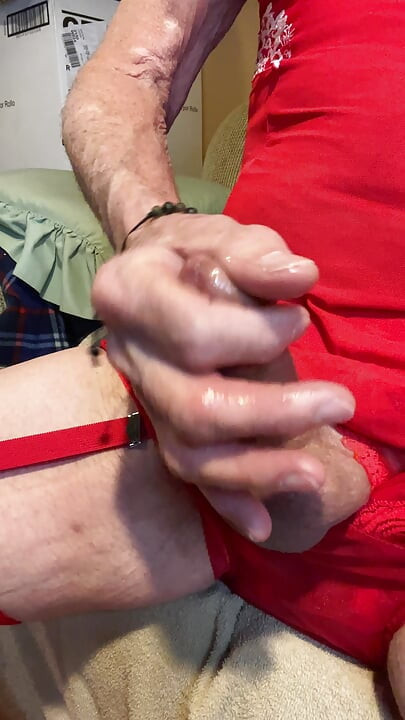 הכל אדום עם שפיכה