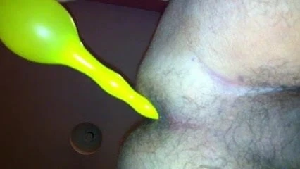 yellow balloon wishing it was a cock