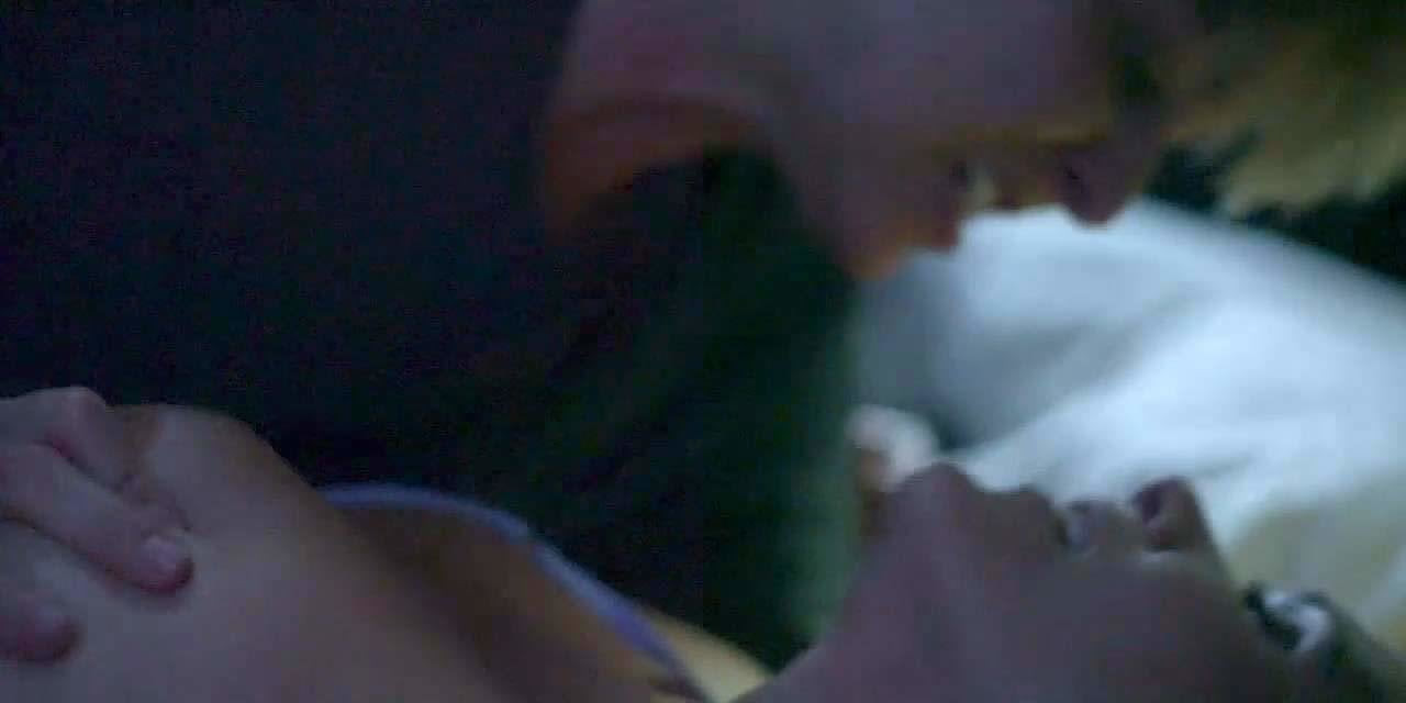 Η σκηνή σεξ της Amy Landecker σε διάφανο scandalplanet.com