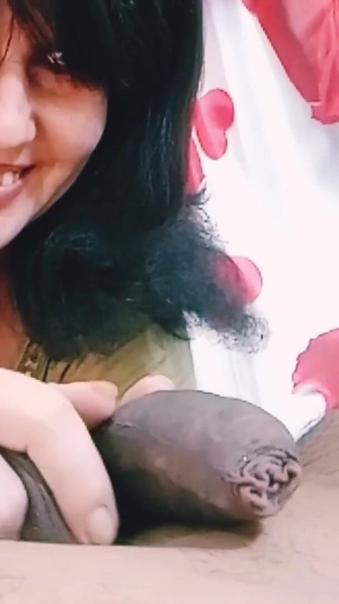 Inmoral milf alucinante de cerca mamada | Clip 1