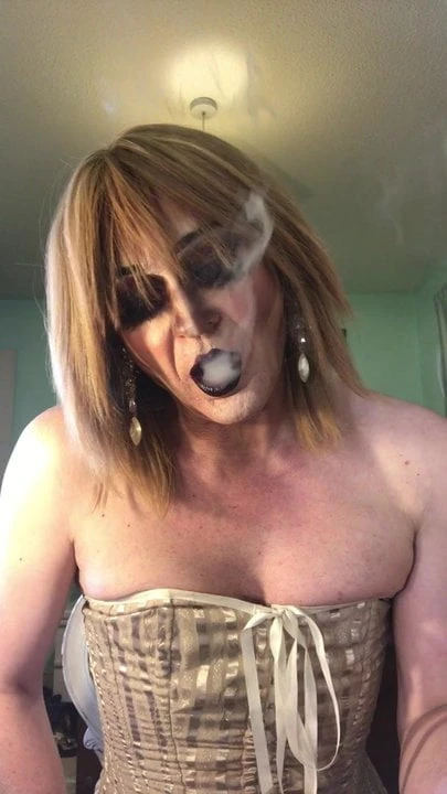 Make up and smoking