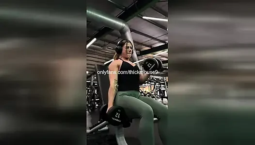 18yo Fisting Accident: Arm Elbow-Deep in Pussy on Live Stream