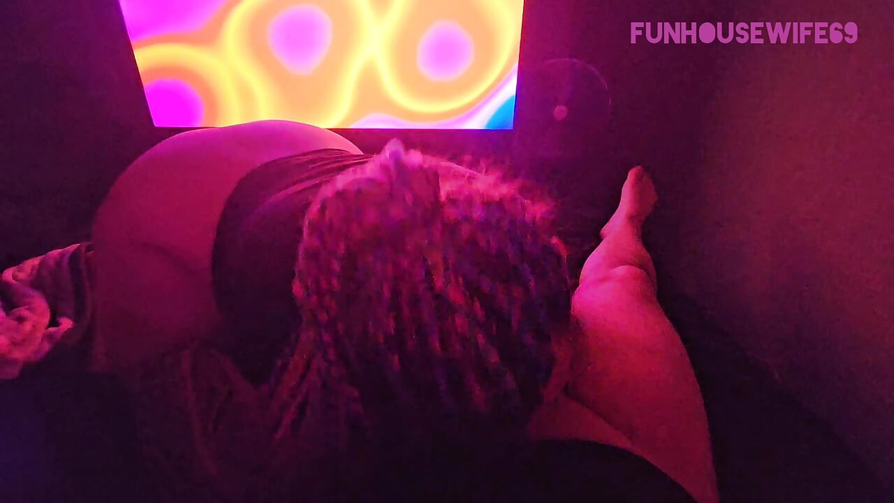 Sucking him off then ride reverse cowgirl till he fucks my face