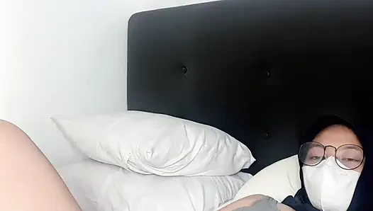 Dildoya, dildoya benzeyen güzel bir kız