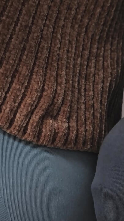 Stranger With Huge Erection Ejaculate In Subway Train On Random Girl's Tights