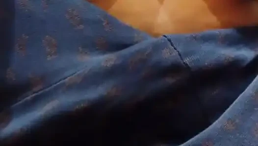 Ateşli genç üvey kız kardeş sıkı rosiy amcık büyük yarakla sert sikişiyor xxx video