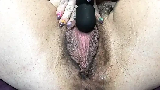 Bakış açısı: titreyen klitorisim bu şişman baş vibratörünü seviyor