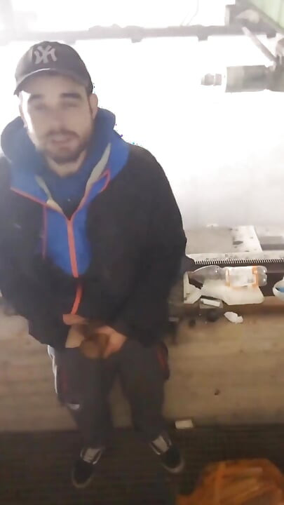 Kompilacija vlastitih videa u kojima svršavam